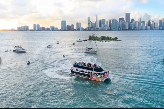 Miami Bayside Boat Tour - Bayside Boat Ride - Miami on the Water